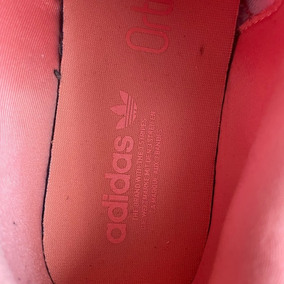 Women’s Adidas - Picture 5 of 8